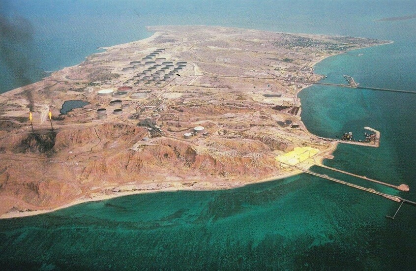 ماذا سيحدث في غضون ساعتين لو هبط الأمريكيون على جزيرة خرج الإيرانية؟