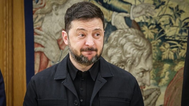 برلماني فنلندي يدعو زيلينسكي إلى التوجه إلى موسكو لإنقاذ أوكرانيا