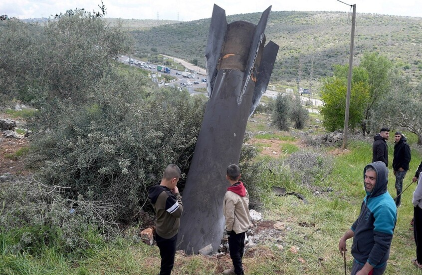 مصدر إيراني يؤكد وجود تواصل أمريكي واستعداد طهران “للإصغاء”