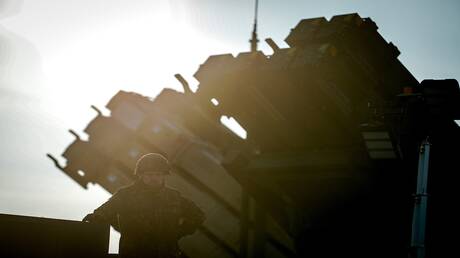 صواريخ منظومة باتريوت الأمريكية تصيب منازل مواطنين في الكويت