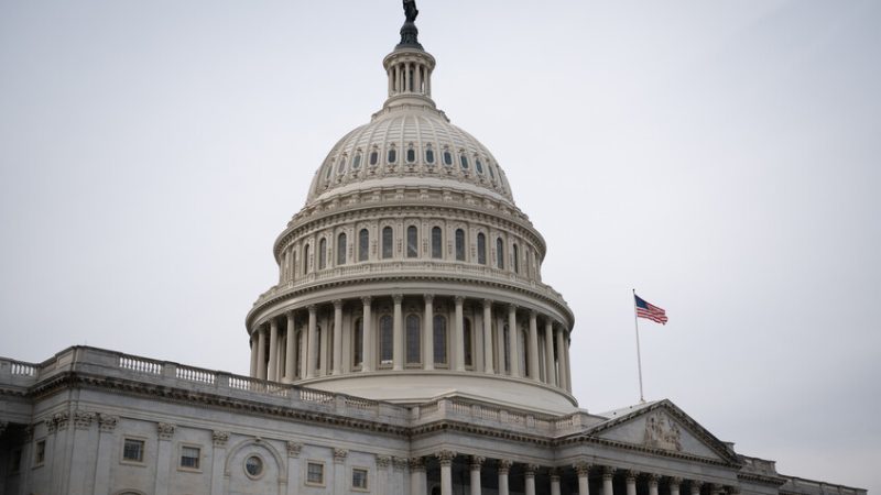 “أكسيوس”: الديمقراطيون يوحدون كلمتهم قبل محاولة جديدة للحد من صلاحيات ترامب للحرب