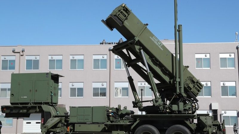 بوليتيكو: مفوض الاتحاد الأوروبي يعترف بتراجع فعالية منظومة “باتريوت” أمام الصواريخ الروسية