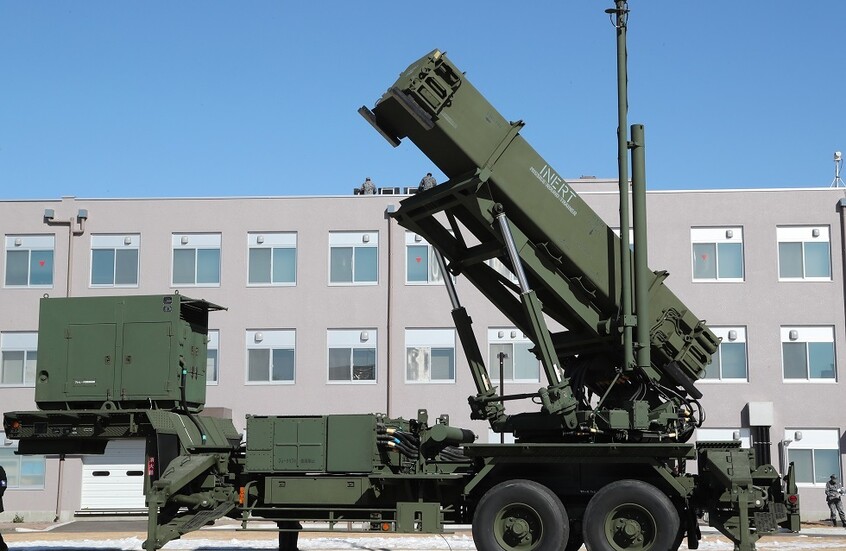 بوليتيكو: مفوض الاتحاد الأوروبي يعترف بتراجع فعالية منظومة “باتريوت” أمام الصواريخ الروسية