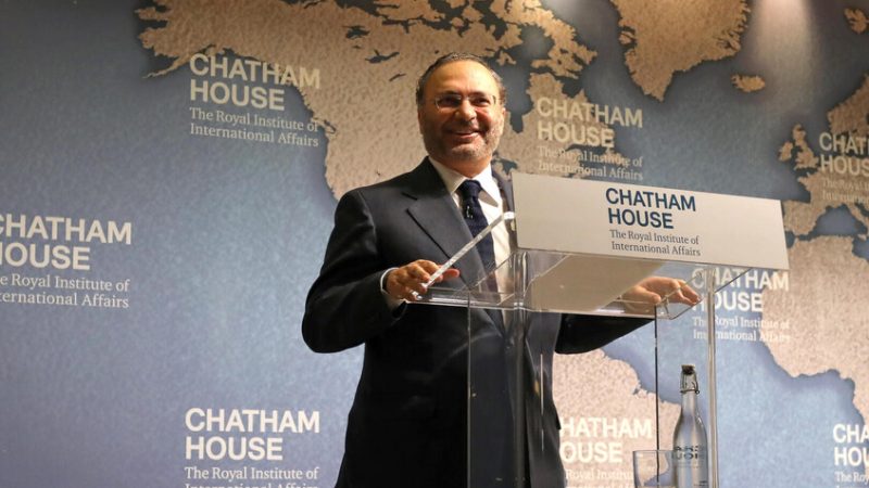 قرقاش: الإمارات لا تحتاج إلى العدة والعدد بقدر ما تحتاج إلى وضوح المواقف