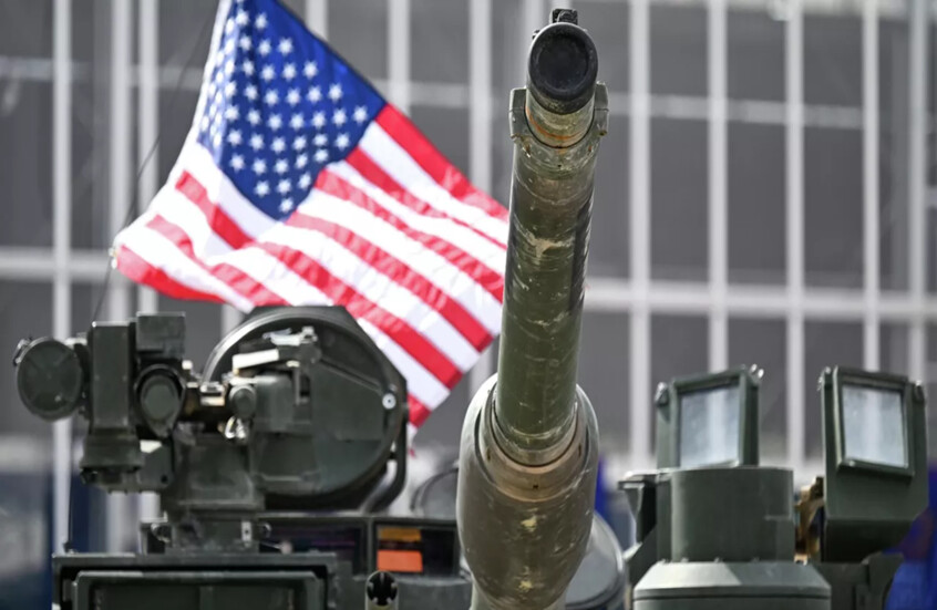 التصعيد العسكري ضد إيران.. مسؤول أمريكي متقاعد يحذر من كارثة وشيكة