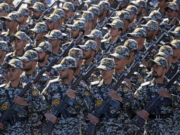 مصدر عسكري: مليون جندي إيراني جاهزون لتحويل مغامرة أمريكا إلى جهنم وموجة تطوع تجتاح مراكز التجنيد