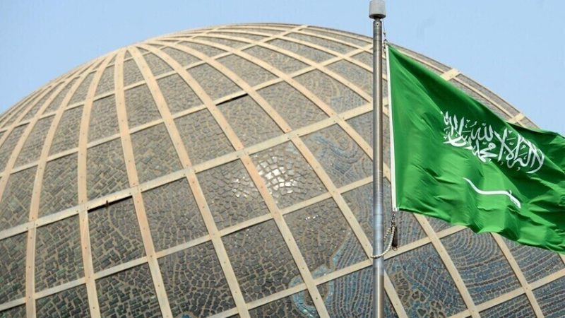 وزارة الدفاع السعودية: التصدي لعشرات الطائرات المسيرة