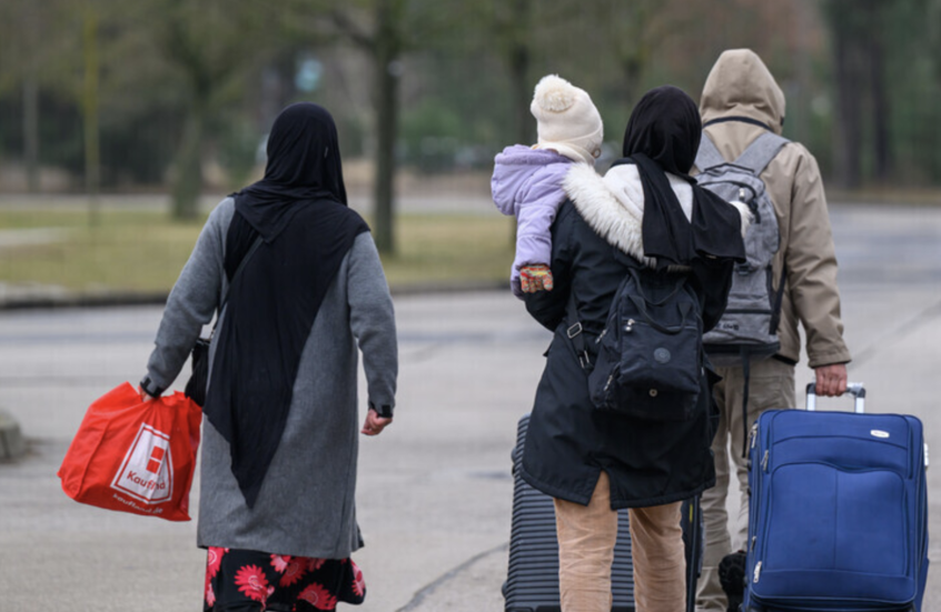 بينهم عرب.. رفض 1000 طلب لجوء على الحدود الألمانية