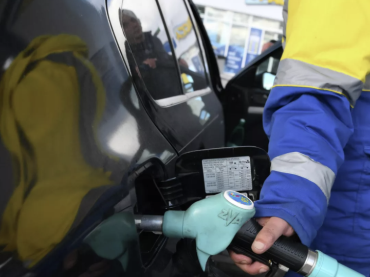 روسيا تدرس فرض حظر مؤقت على تصدير البنزين بدءا من أبريل