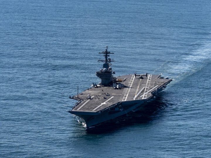 الولايات المتحدة ترسل حاملة الطائرات جورج دبليو بوش إلى منطقة العمليات العسكرية ضد إيران