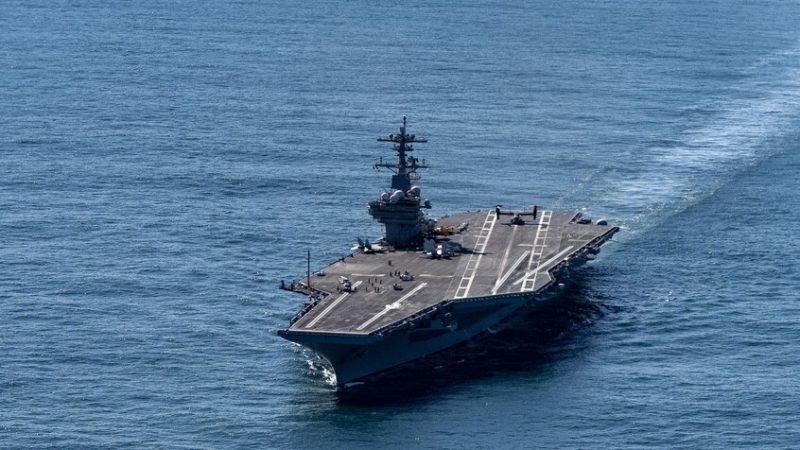 الولايات المتحدة ترسل حاملة الطائرات جورج دبليو بوش إلى منطقة العمليات العسكرية ضد إيران