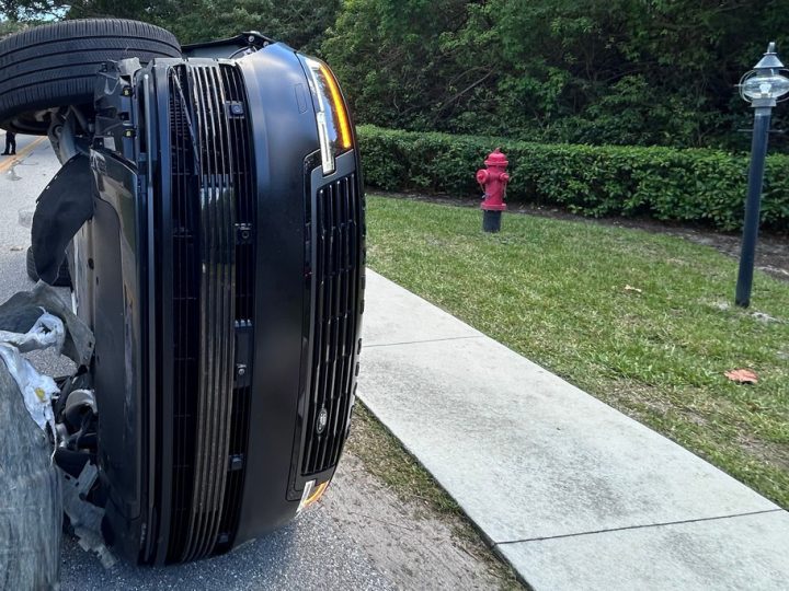 نجم أمريكي يواجه تهمة القيادة “تحت التأثير” بعد حادث خطير في فلوريدا