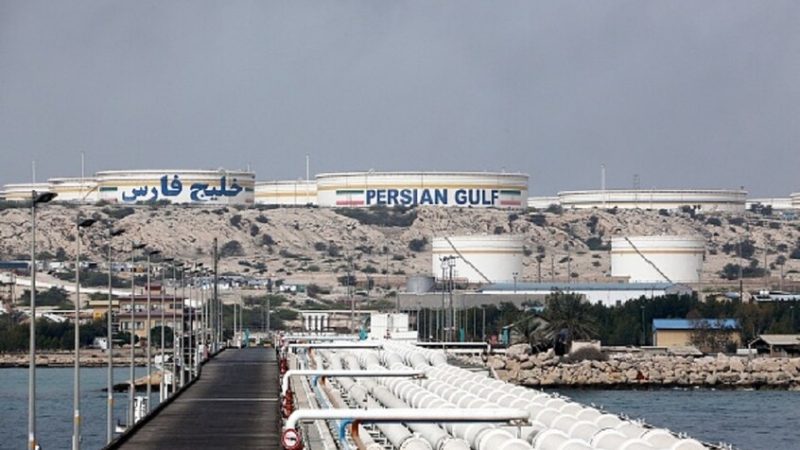 مسؤول إيراني يوجه من جزيرة خرج رسالة إلى دول الجوار والأجانب