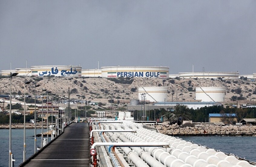 مسؤول إيراني يوجه من جزيرة خرج رسالة إلى دول الجوار والأجانب