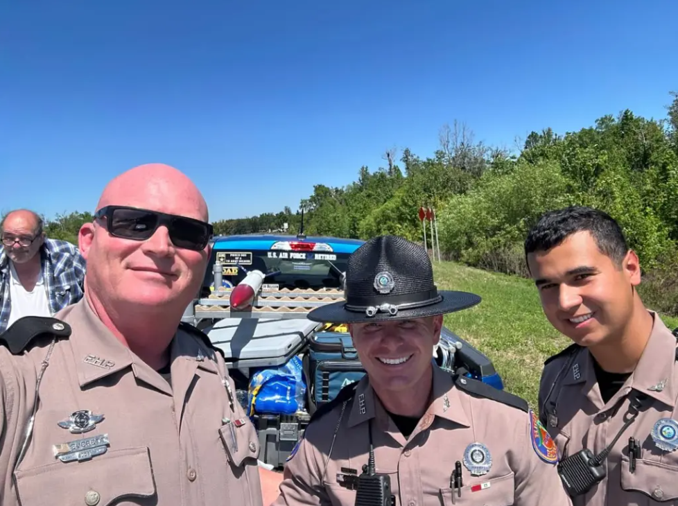 “صواريخ” على الطريق السريع ترعب سكان ولاية فلوريدا الأمريكية (صور)