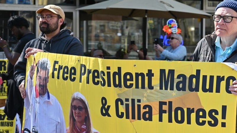 مادورو يخرج عن صمته من قفص الاتهام في نيويورك: “نحن بخير.. ورسائل الدعم تقوينا”
