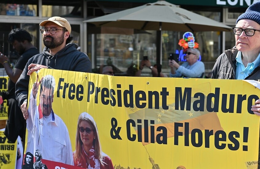 مادورو يخرج عن صمته من قفص الاتهام في نيويورك: “نحن بخير.. ورسائل الدعم تقوينا”