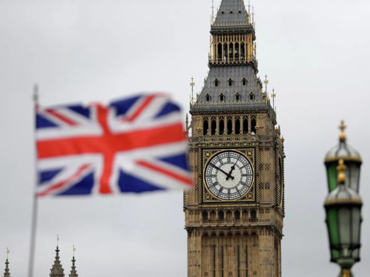 “التايمز”: بريطانيا تحوّل سفينة حربية إلى قاعدة عائمة لإزالة ألغام هرمز