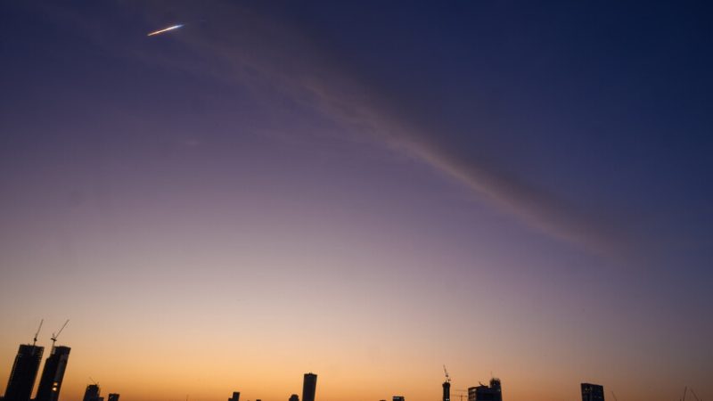 صفارات إنذار واسعة في جنوب إسرائيل إثر هجوم صاروخي إيراني