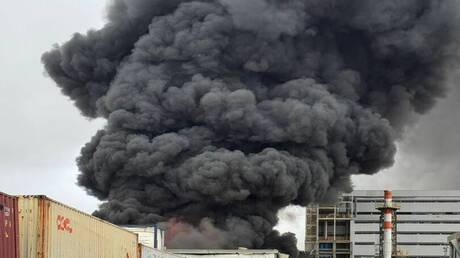 استنفار بالنقب لاحتواء تسرب مادة خطرة بعد ضرب منشأة كيميائية بصاروخ إيراني