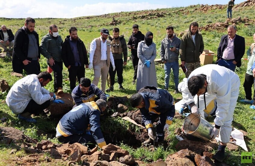 سوريا.. انتشال رفات بشرية من القبو وإجراءات توثيق رسمية في ريف حمص