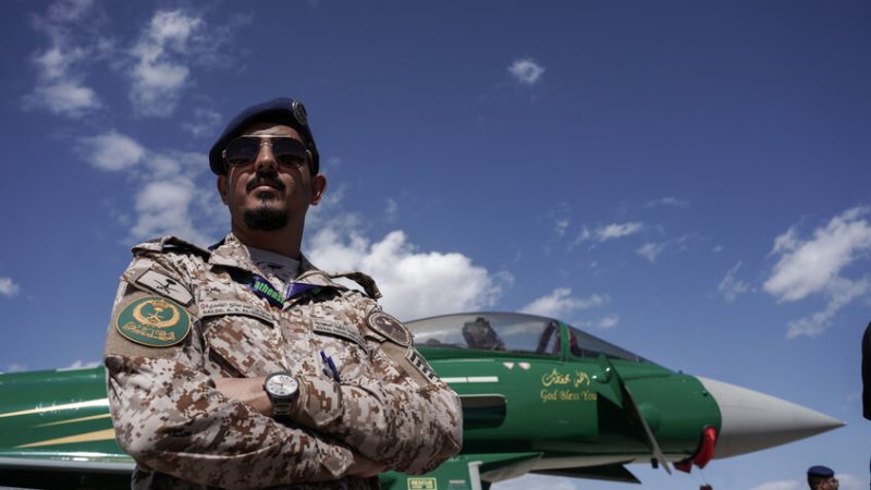 الدفاع السعودية: اعتراض 5 صواريخ باليستية باتجاه المنطقة الشرقية