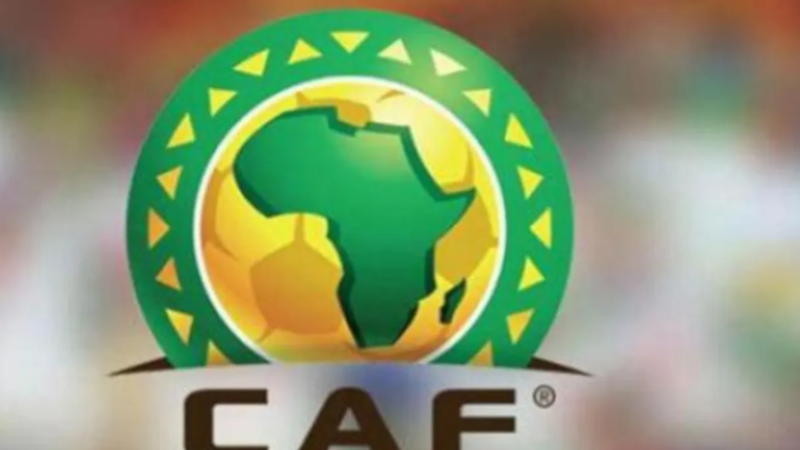 وسط فترة مضطربة للكرة الإفريقية.. استقالة الرجل القوي في “الكاف”