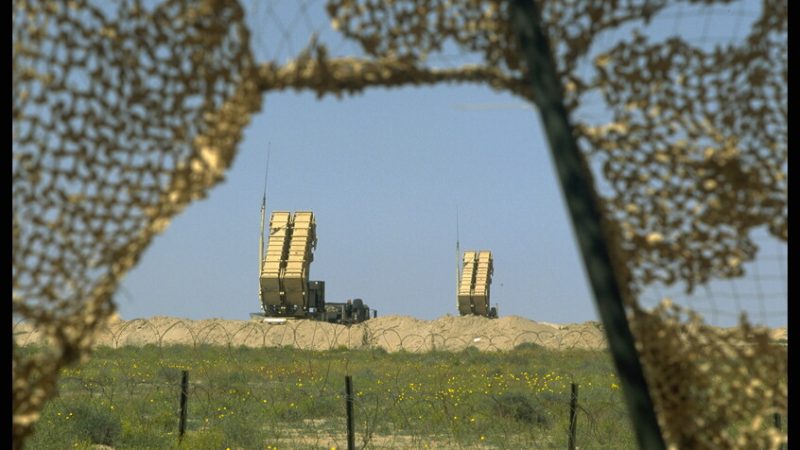 بلومبرغ: استنزاف خطير للدفاعات الجوية في الخليج.. مخزون الصواريخ الاعتراضية يقترب من النفاد
