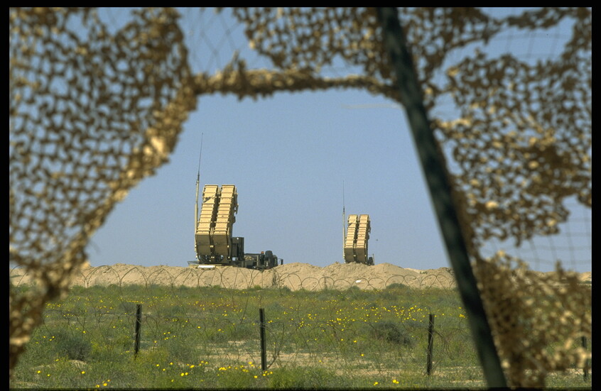 بلومبرغ: استنزاف خطير للدفاعات الجوية في الخليج.. مخزون الصواريخ الاعتراضية يقترب من النفاد
