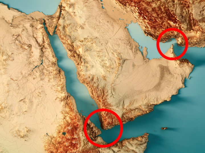 تحليل حربي إيراني: “تقاطع نيران” واحتمالية “إغلاق مضيق باب المندب”