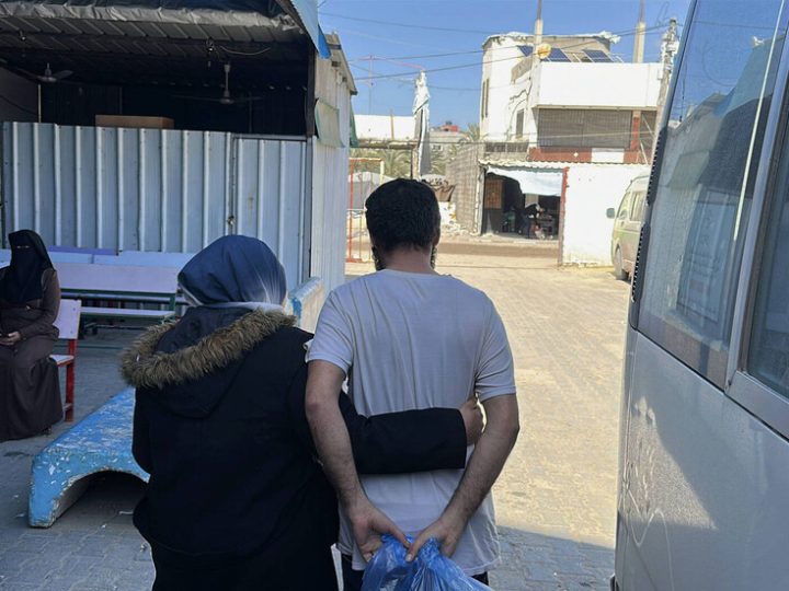 بن غفير يفتح زجاجة شامبانيا لـ”الاحتفال”.. الكنيست يصادق على قانون إعدام الأسرى الفلسطينيين (فيديو)