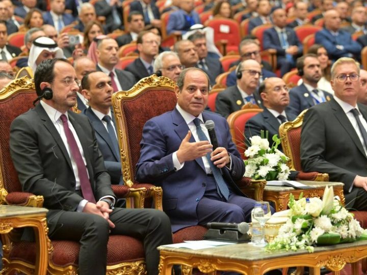 وكيل لجنة “الخارجية” في “الشيوخ” المصري يدعو لإنهاء الحرب المجنونة: لا يفهمون نفسية الإيرانيين