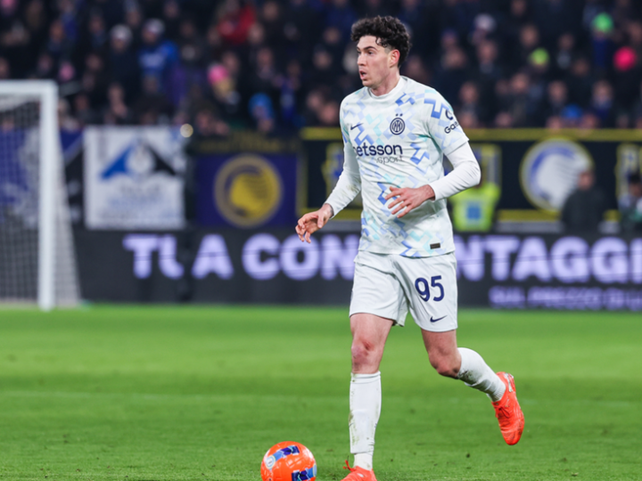 أول رد من باستوني على أنباء انتقاله إلى برشلونة