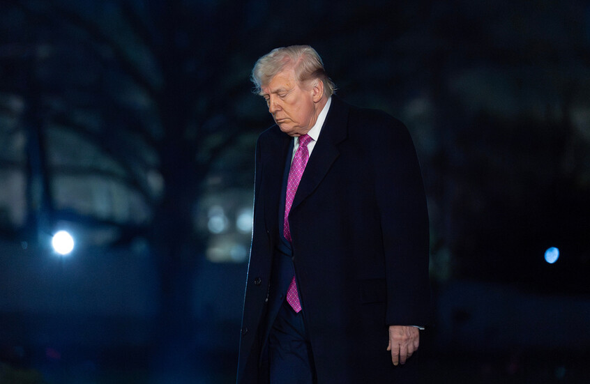 “وول ستريت جورنال” نقلا عن مسؤولين: ترامب مستعد لإنهاء الحرب مع إيران دون إعادة فتح مضيق هرمز فورا