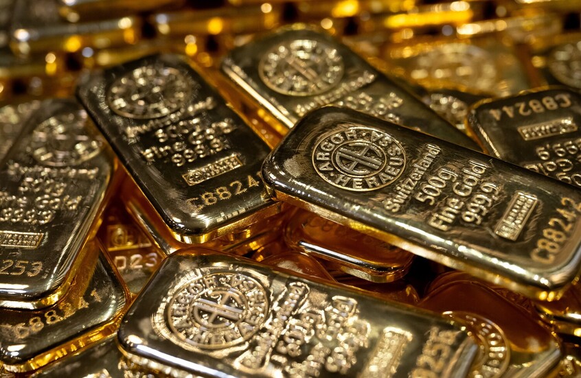 أداء ضعيف للذهب مع تغير توقعات السياسة النقدية الأمريكية