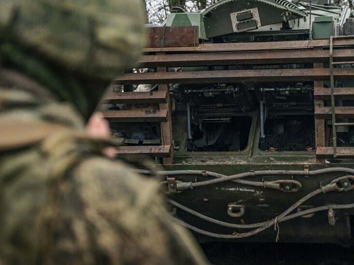 الدفاع الروسية تعلن تحرير بلدة جديدة شمال أوكرانيا