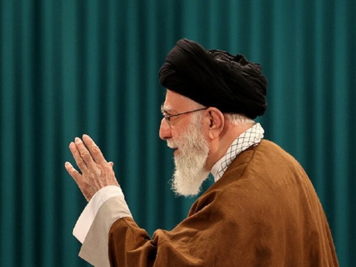 مجتبى خامنئي يشكر علماء أهل السنة في محافظة كردستان على عزائهم له في والده