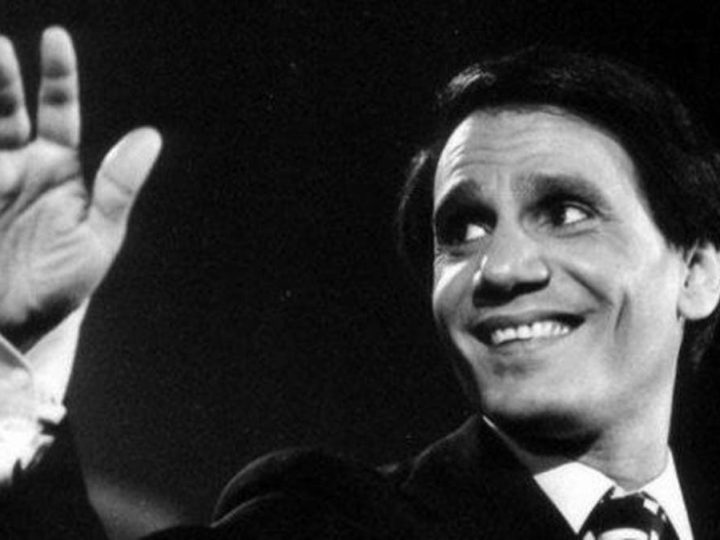 نجل شقيقه يفجر مفاجأة.. العندليب مات بتسمم الدم وليس بسبب الكبد