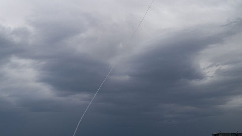 “حزب الله” يشن هجمات واسعة بالصواريخ والمسيرات على كريات شمونة ومواقع عسكرية إسرائيلية