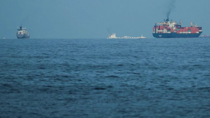 ترامب يتخلى عن هرمز.. مناورة دبلوماسية أم اعتراف بالعجز؟