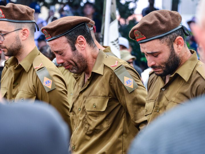 أهالي جنود إسرائيليين في رسالة إلى نتنياهو: المخاطرة بحياتهم في لبنان “غير معقولة البتة”