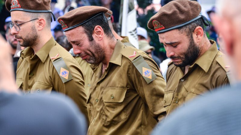 أهالي جنود إسرائيليين في رسالة إلى نتنياهو: المخاطرة بحياتهم في لبنان “غير معقولة البتة”