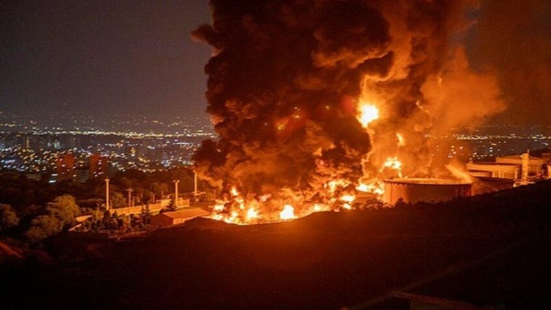 خبير روسي: الولايات المتحدة فشلت في تنفيذ “نزهة فنزويلا” في إيران