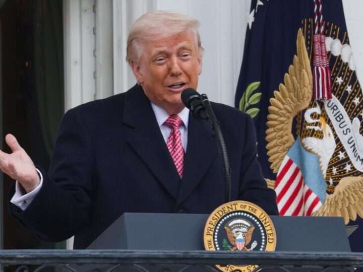 ترامب “ينكأ جراح” ماكرون: زوجته تسيء معاملته ولا يزال يترنح من الصفعة على وجهه