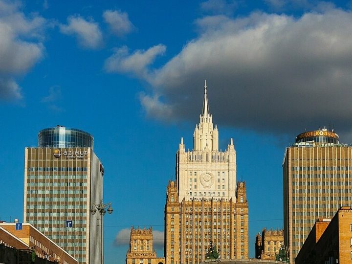 موسكو تحذر برلين من عواقب تخليها عن التزاماتها النووية