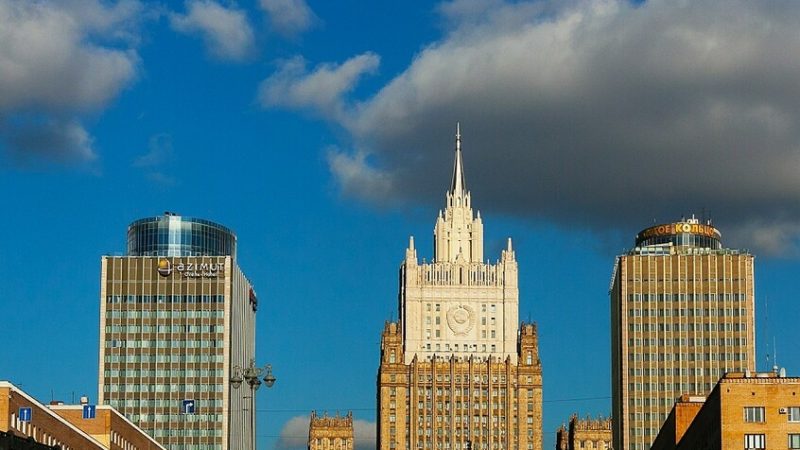 موسكو تحذر برلين من عواقب تخليها عن التزاماتها النووية