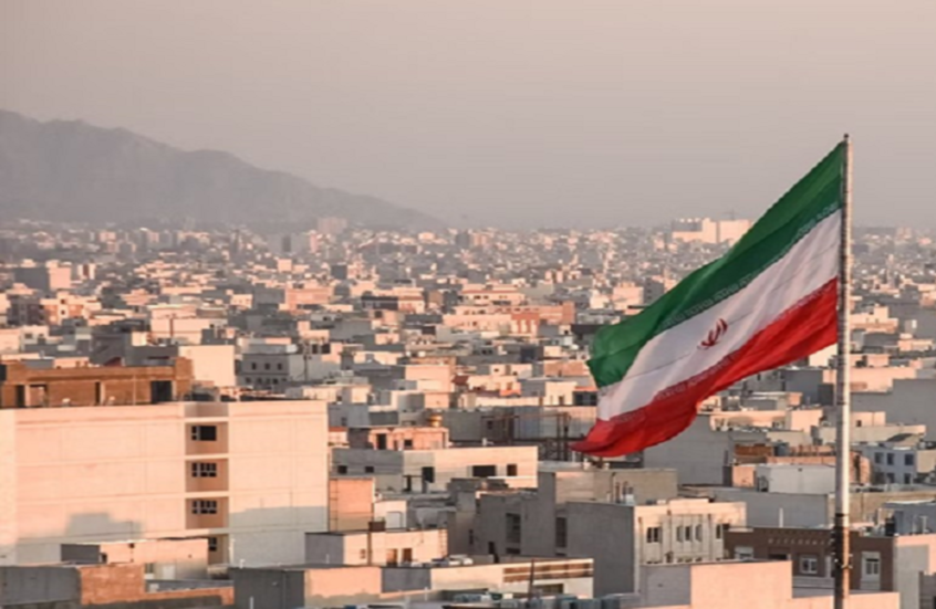 “عمرنا 8 آلاف عام”.. طهران ترد على ترامب: لم نأت من العصر الحجري بيوم واحد حتى تعيدوننا إليه بالقصف