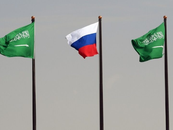 وزير الخارجية السعودي يناقش مع نظيره الروسي التطورات في الشرق الأوسط