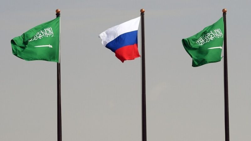 وزير الخارجية السعودي يناقش مع نظيره الروسي التطورات في الشرق الأوسط