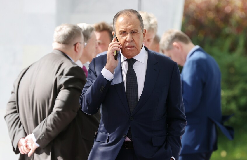 لافروف وعراقجي يبحثان هاتفيا الصراع في الشرق الأوسط